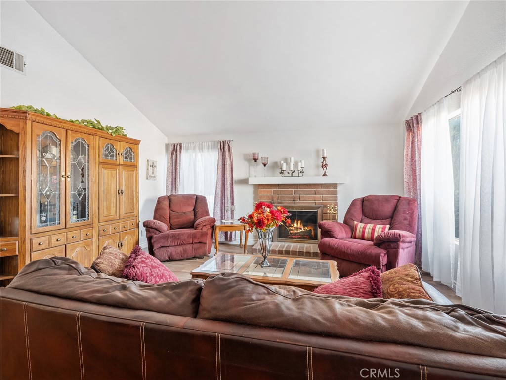 27767 Hummingbird Lane Helendale, CA 92342 - Photo 9 of 34