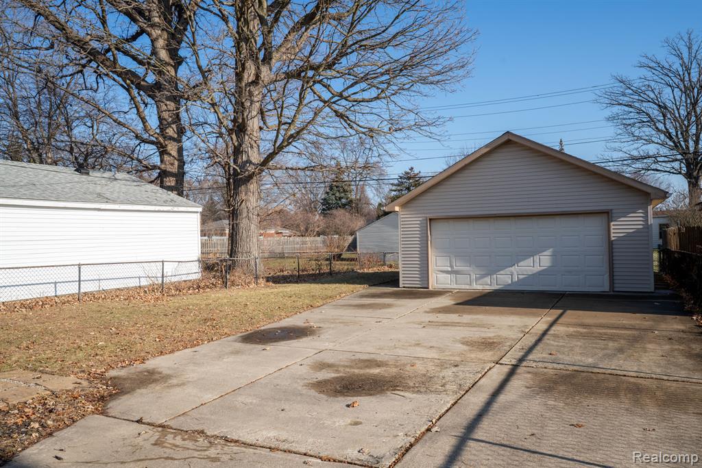 4205 Harding Street Dearborn Heights, MI 48125 - Photo 4 of 30