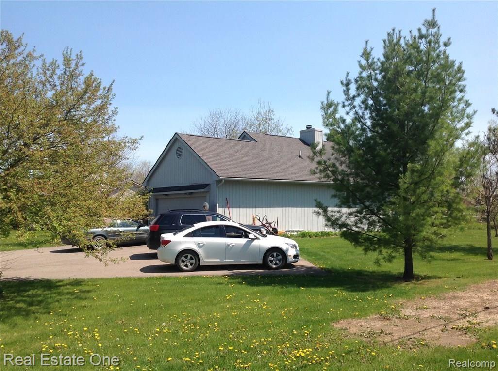 8795 Miller Road Clarkston, MI 48348 - Photo 10 of 30 image.jpeg