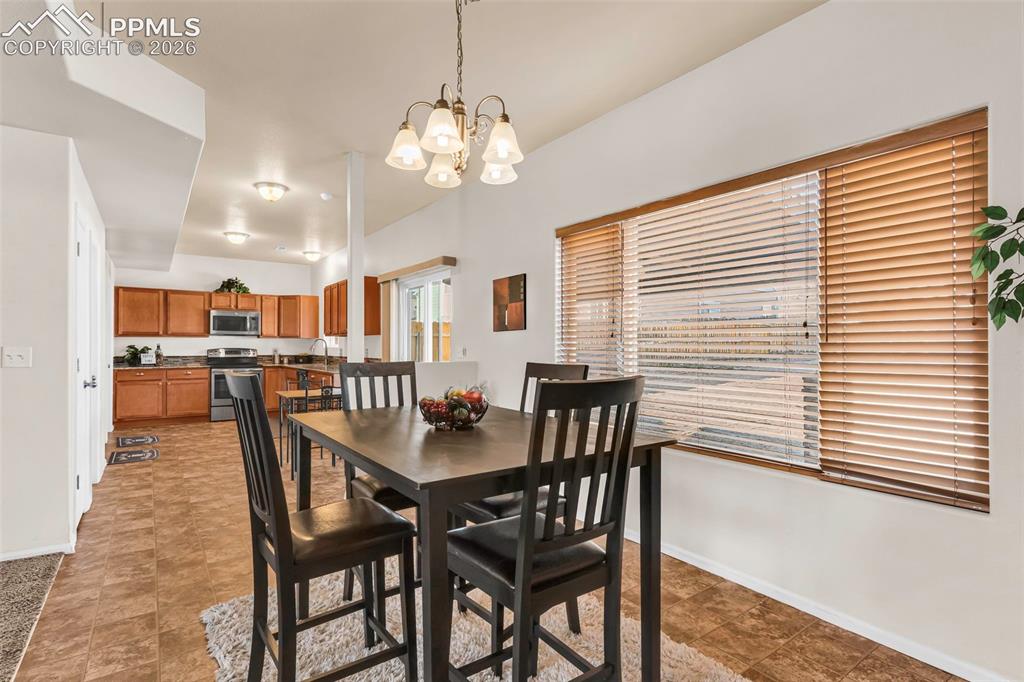 917 Silverqueen Road Pueblo, CO 81008 - Photo 9 of 33