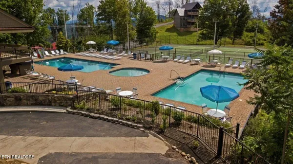 $2,000,000 | 1066 Ski View Drive, Gatlinburg, TN 37738
