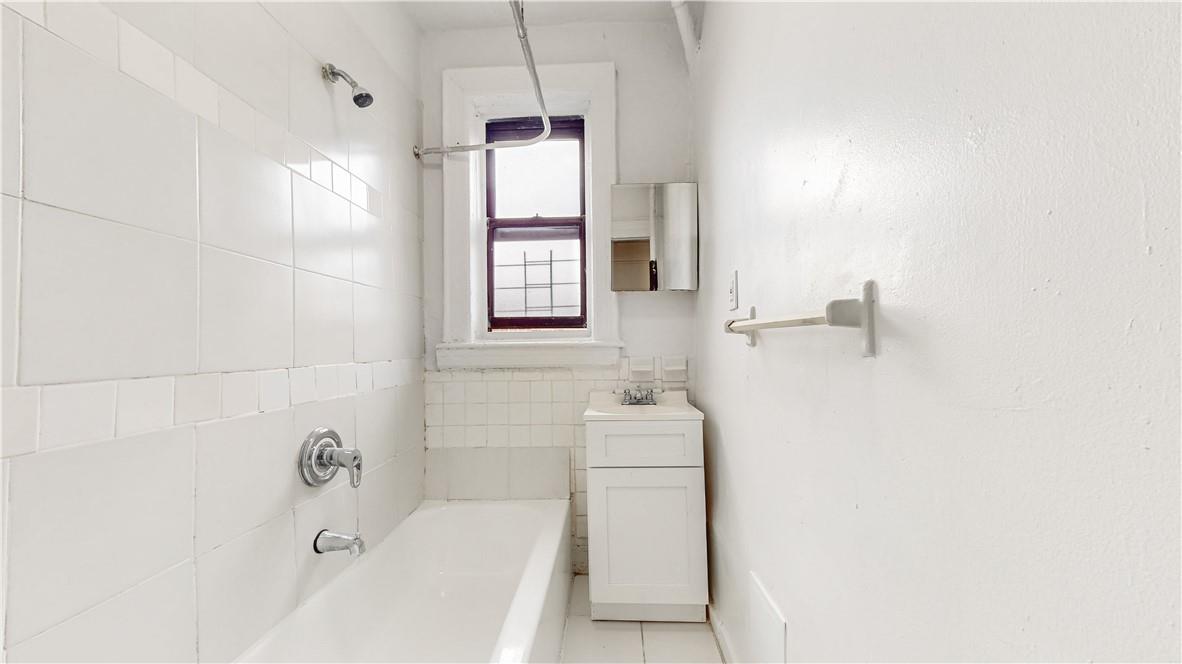 30 Macombs Place, Unit 61 Manhattan, NY 10039 - Photo 5 of 21