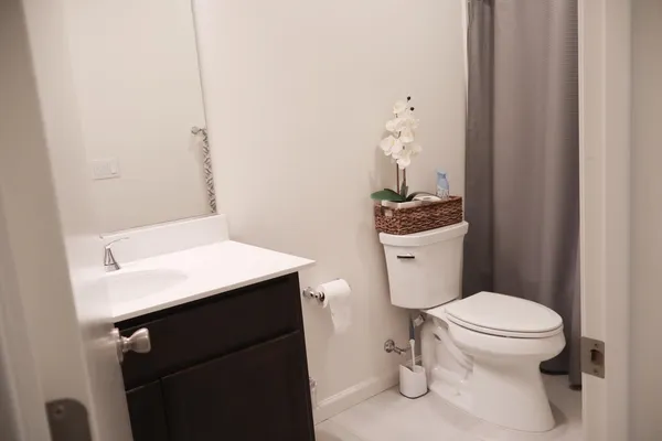 $535,000 | 672 North Apricot Avenue, Fresno, CA 93727