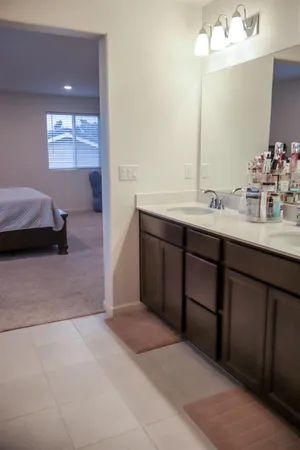 $535,000 | 672 North Apricot Avenue, Fresno, CA 93727