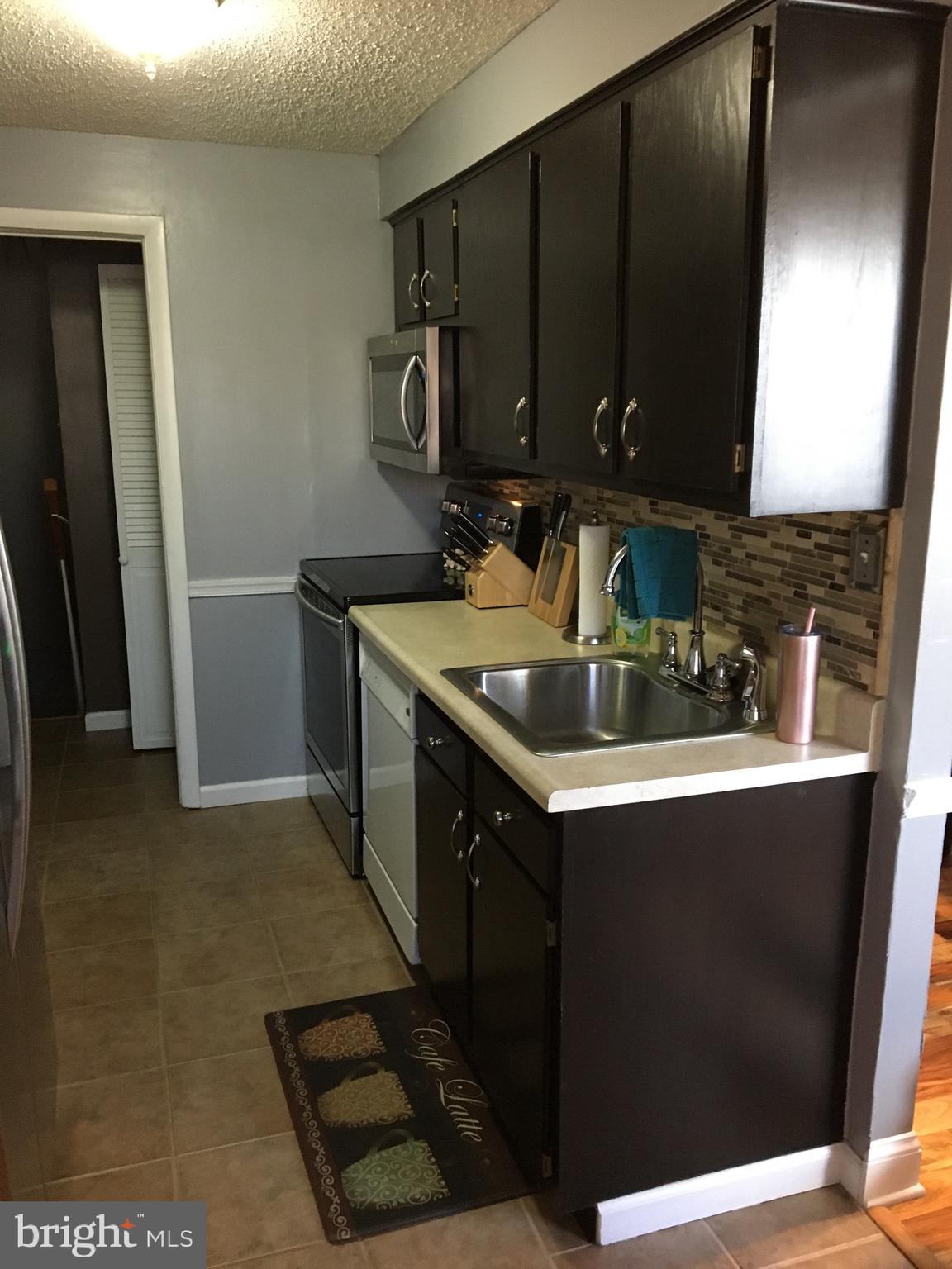 3405 Holyoke Road Philadelphia, PA 19114 - Photo 18 of 51 Kitchen