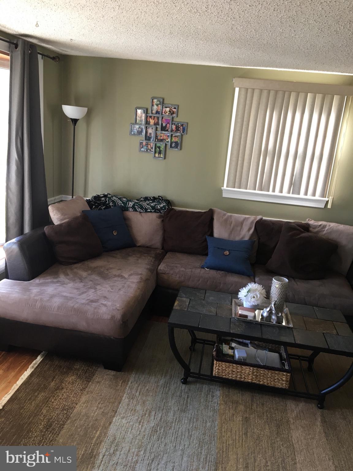 3405 Holyoke Road Philadelphia, PA 19114 - Photo 6 of 51 Living Room