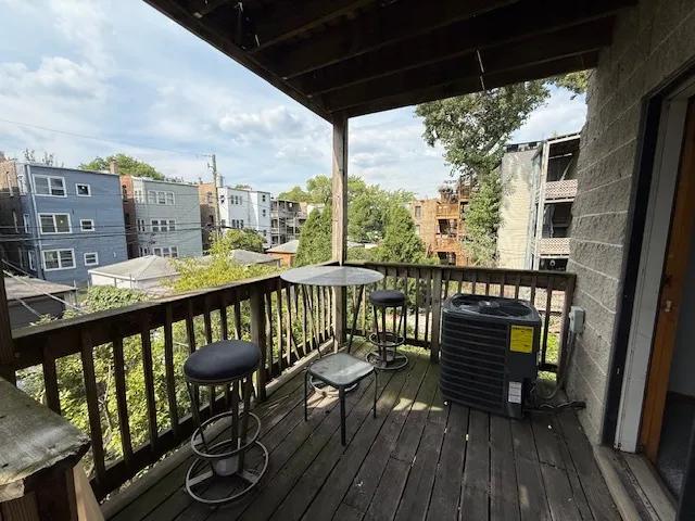 $2,400 | 1340 North Campbell Avenue, Unit 2, Chicago, IL 60622