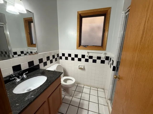 $2,400 | 1340 North Campbell Avenue, Unit 2, Chicago, IL 60622