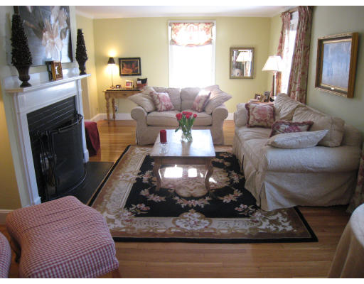 9 Ardsmoor Road Melrose, MA 02176 - Photo 4 of 19 Gallery Image 4