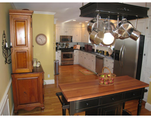 9 Ardsmoor Road Melrose, MA 02176 - Photo 7 of 19 Gallery Image 7