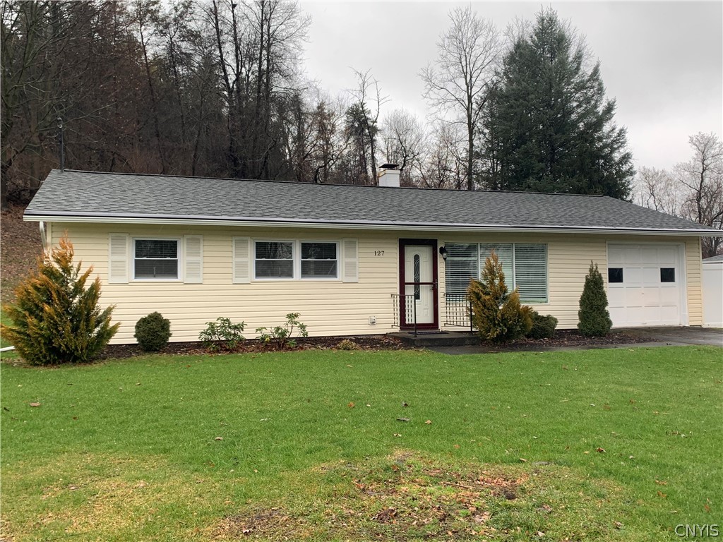 127 Barclay Road Camillus, NY 13031 - Photo 1 of 1 Front View: Maintenance Free Vinyl Siding, Vinyl R