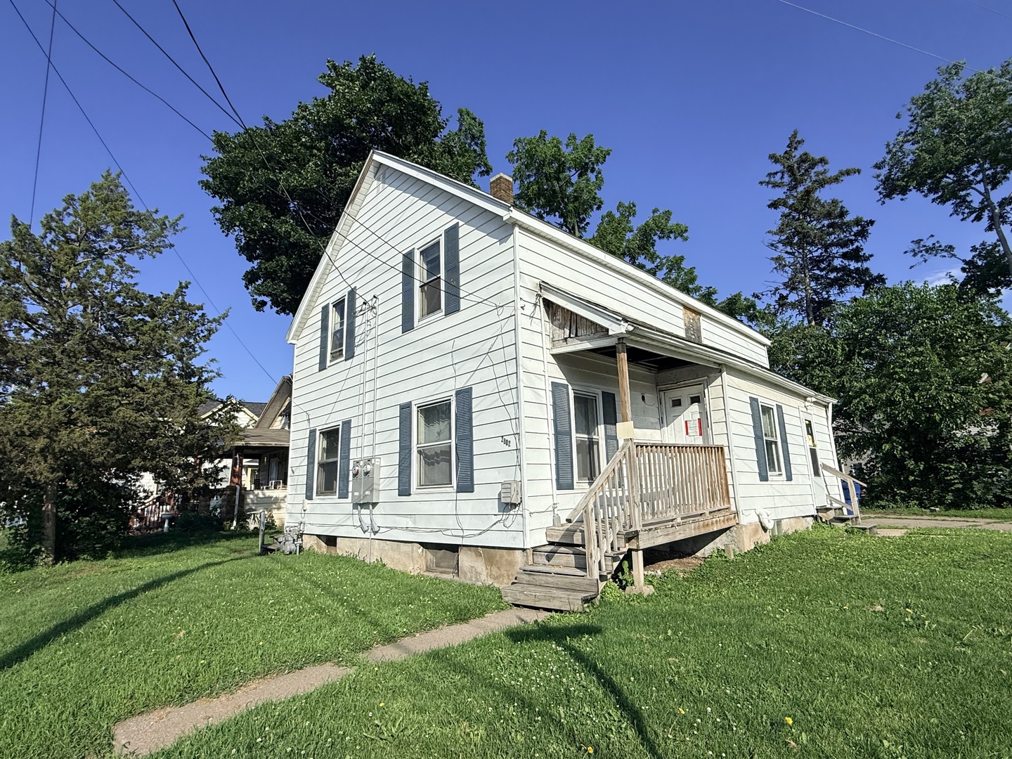 2802 Rockingham Road Davenport, IA 52802 - Photo 2 of 3