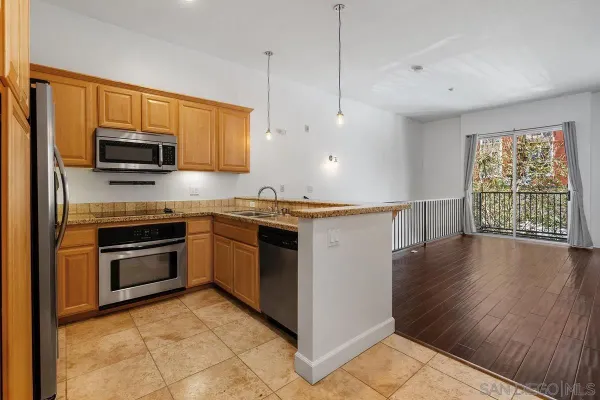 $2,950 | 1918 Columbia Street, Unit 1, San Diego, CA 92101