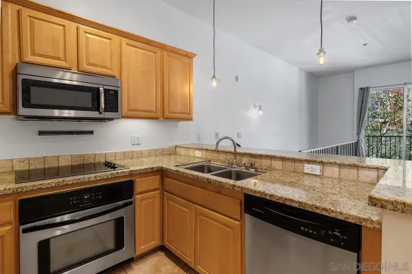 $2,950 | 1918 Columbia Street, Unit 1, San Diego, CA 92101