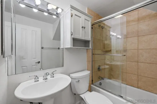 $2,950 | 1918 Columbia Street, Unit 1, San Diego, CA 92101