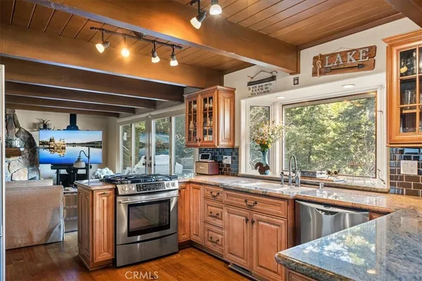 $2,698,000 | 28906 Palisades Drive, Lake Arrowhead, CA 92352
