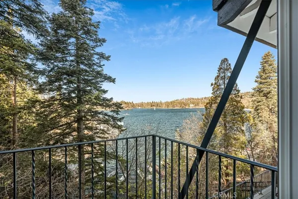 $2,698,000 | 28906 Palisades Drive, Lake Arrowhead, CA 92352