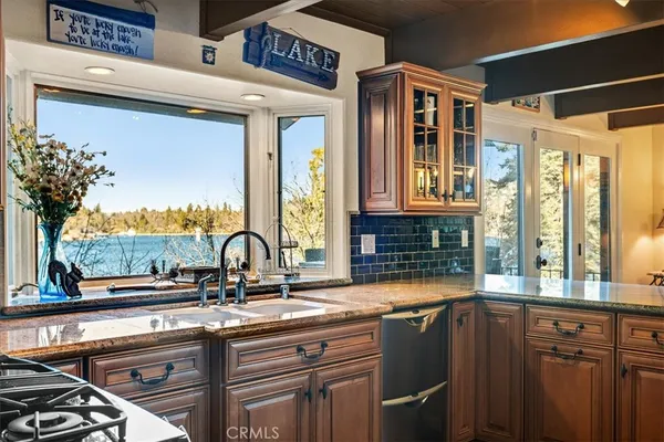 $2,698,000 | 28906 Palisades Drive, Lake Arrowhead, CA 92352