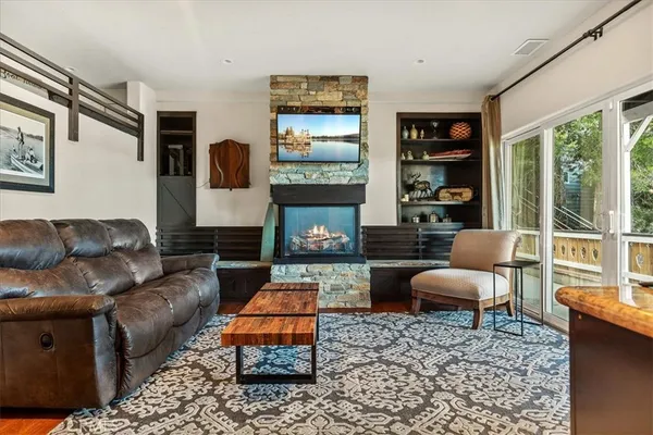 $2,698,000 | 28906 Palisades Drive, Lake Arrowhead, CA 92352