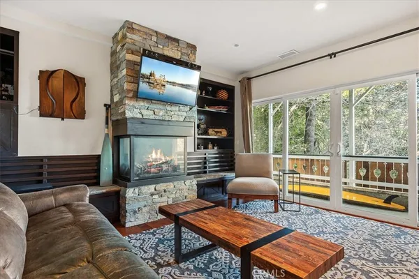 $2,698,000 | 28906 Palisades Drive, Lake Arrowhead, CA 92352