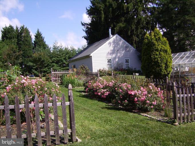 4015 Perry Hall Road Perry Hall, MD 21128 - Photo 5 of 13 Garden