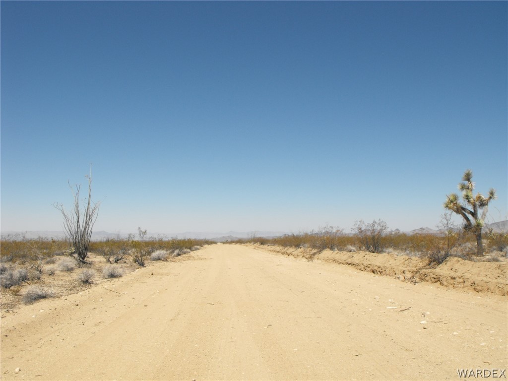 36 West Cielo Road Yucca, AZ 86438 - Photo 5 of 9