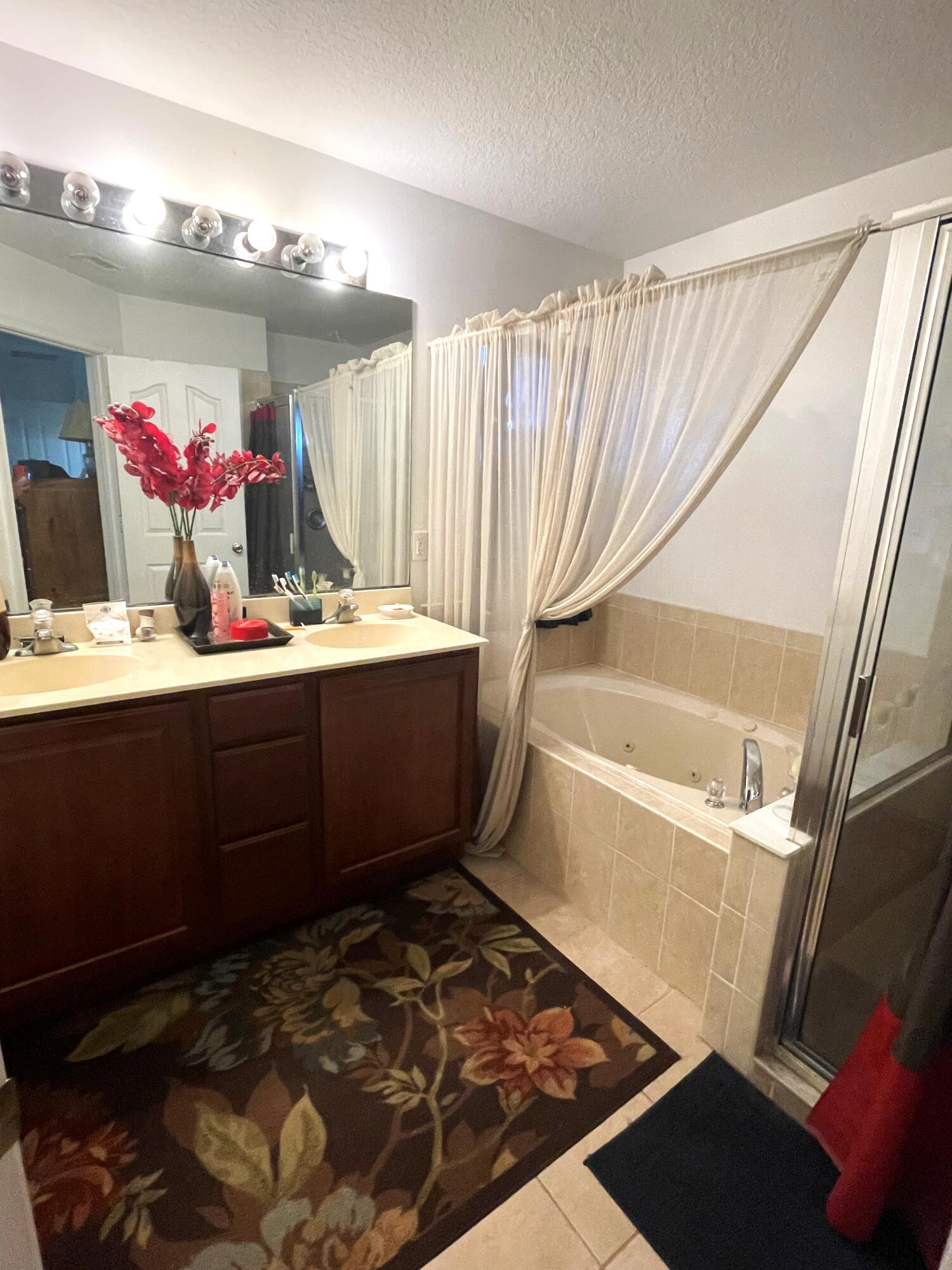 2099 Southwest Del Rio Boulevard Port St. Lucie, FL 34953 - Photo 19 of 21 Master Bath