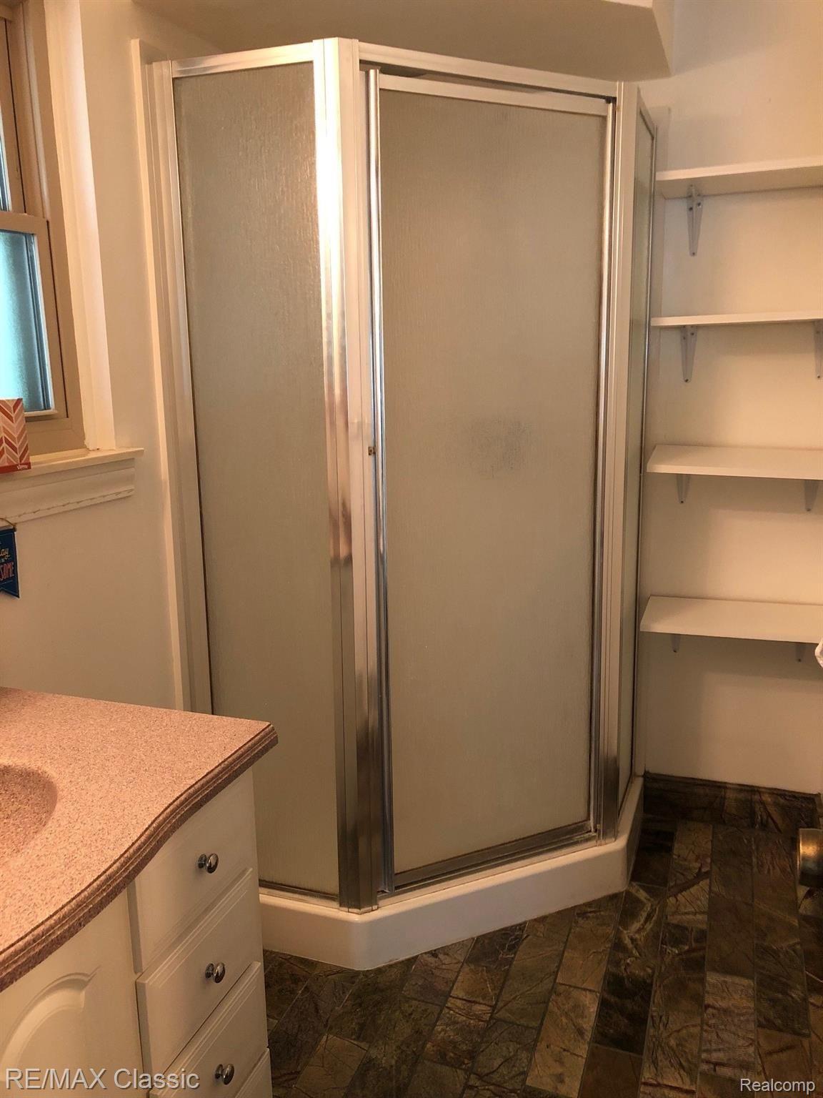 3754 Donaldson Road Rochester, MI 48307 - Photo 15 of 29 MBR bath.jpg