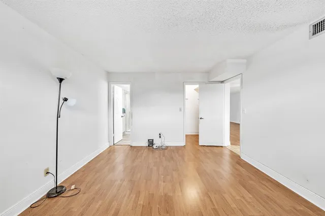 $175,000 | 8980 South Hollybrook Boulevard, Unit 204, Pembroke Pines, FL 33025