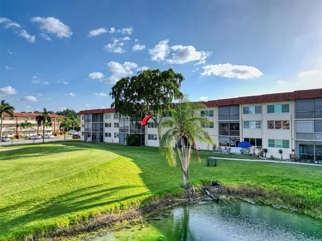 $175,000 | 8980 South Hollybrook Boulevard, Unit 204, Pembroke Pines, FL 33025