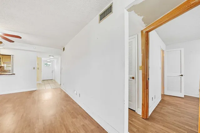 $175,000 | 8980 South Hollybrook Boulevard, Unit 204, Pembroke Pines, FL 33025