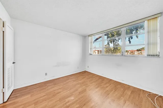 $175,000 | 8980 South Hollybrook Boulevard, Unit 204, Pembroke Pines, FL 33025