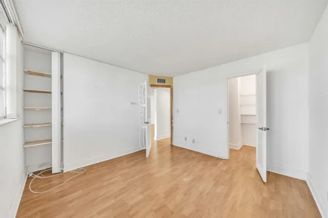 $175,000 | 8980 South Hollybrook Boulevard, Unit 204, Pembroke Pines, FL 33025