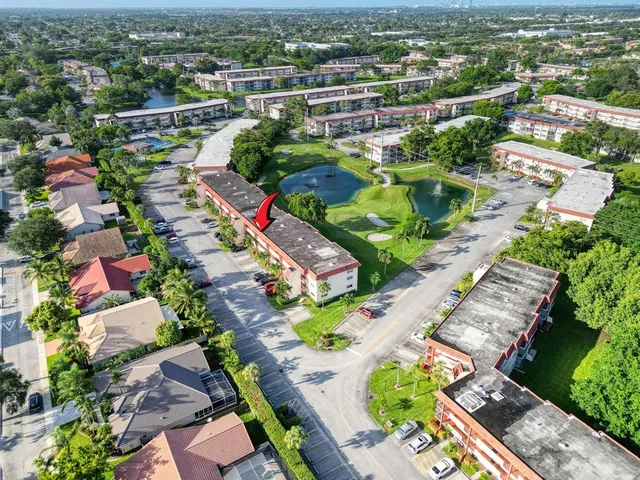 $175,000 | 8980 South Hollybrook Boulevard, Unit 204, Pembroke Pines, FL 33025