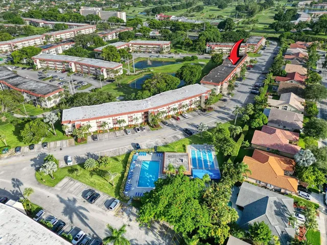 $175,000 | 8980 South Hollybrook Boulevard, Unit 204, Pembroke Pines, FL 33025