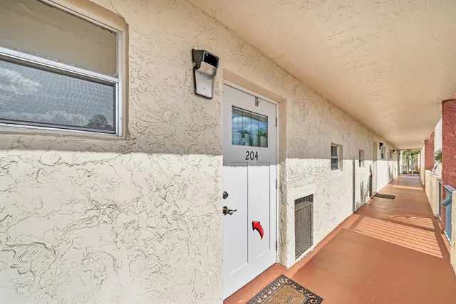 $175,000 | 8980 South Hollybrook Boulevard, Unit 204, Pembroke Pines, FL 33025