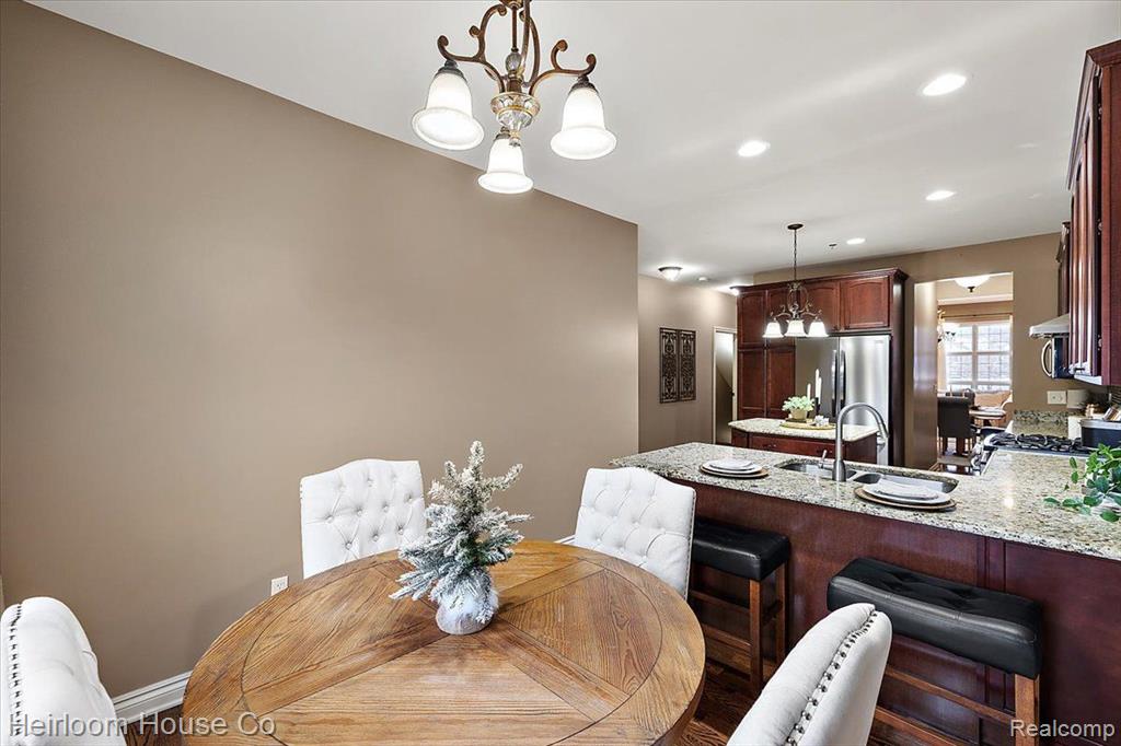 45926 South Stonewood Road Canton, MI 48187 - Photo 9 of 73