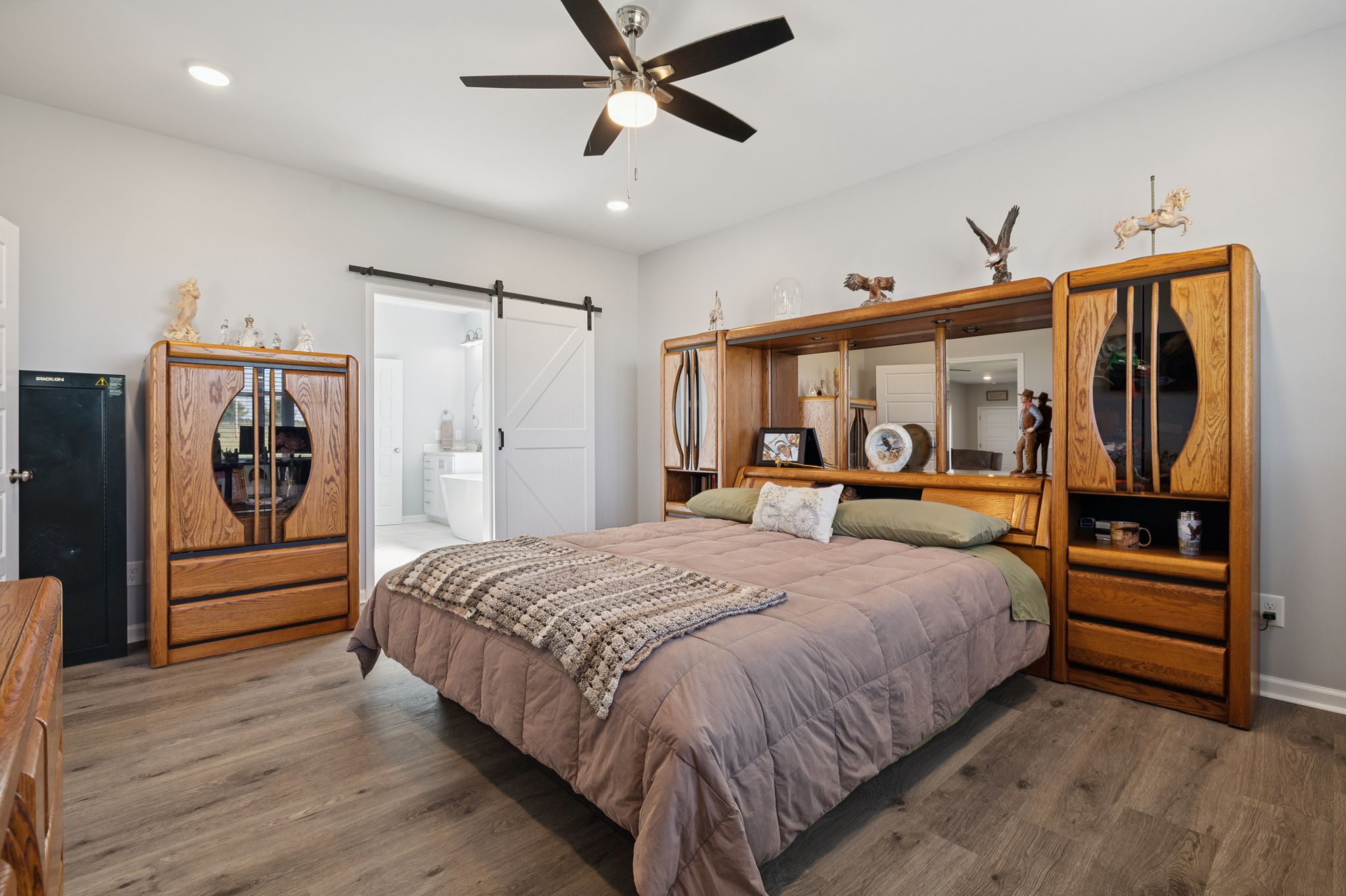 5373 East Robertson Road Orlinda, TN 37141 - Photo 13 of 57 a bedroom with a bed next to a window