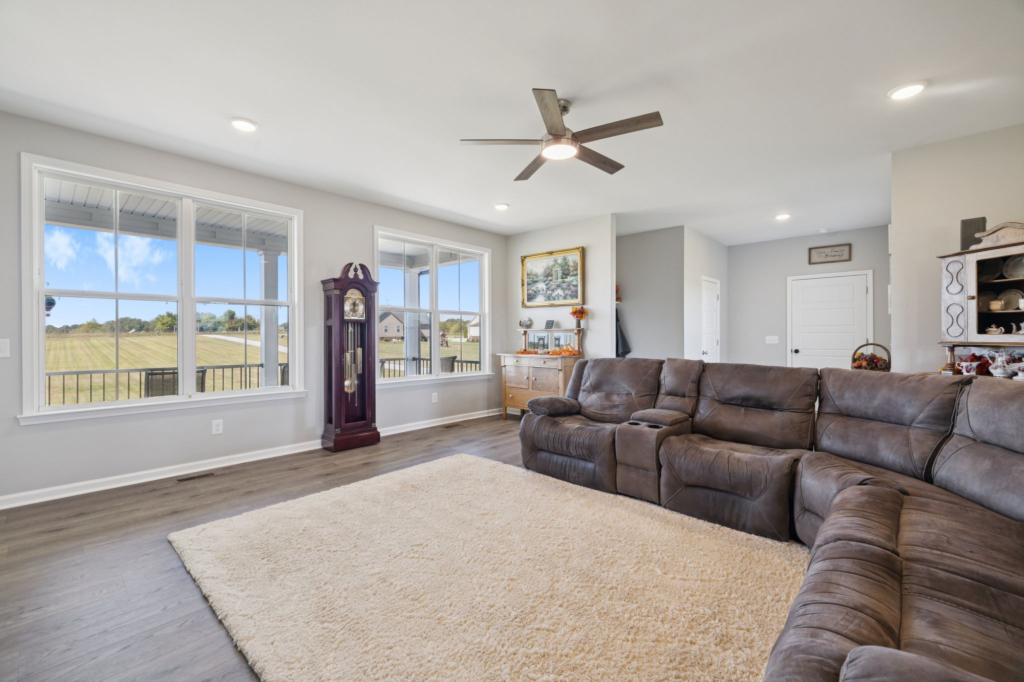 5373 East Robertson Road Orlinda, TN 37141 - Photo 7 of 57 a living room with furniture and a large window