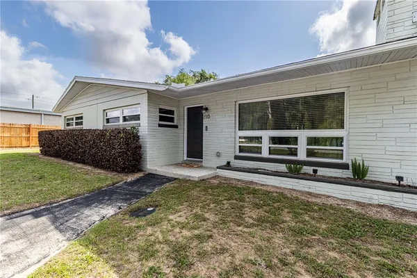 $429,000 | 210 Donna Street, Tavares, FL 32778
