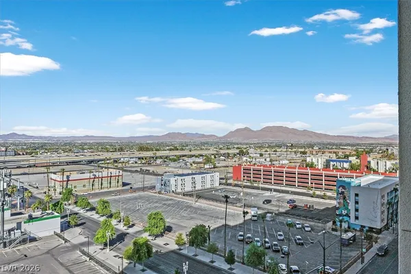 $2,000 | 150 South Las Vegas Boulevard, Unit 1501, Las Vegas, NV 89101