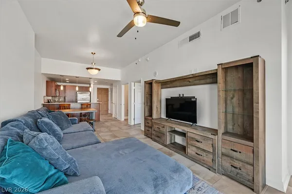 $2,000 | 150 South Las Vegas Boulevard, Unit 1501, Las Vegas, NV 89101