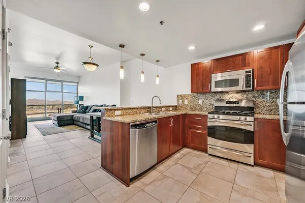 $2,000 | 150 South Las Vegas Boulevard, Unit 1501, Las Vegas, NV 89101