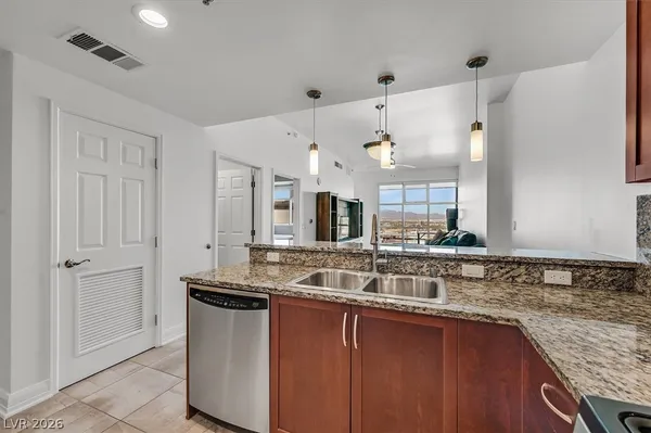 $2,000 | 150 South Las Vegas Boulevard, Unit 1501, Las Vegas, NV 89101