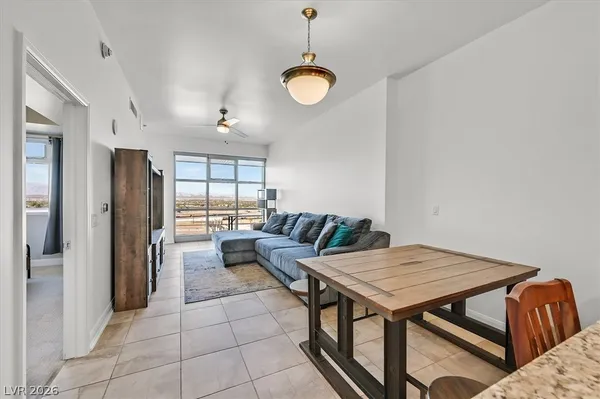 $2,000 | 150 South Las Vegas Boulevard, Unit 1501, Las Vegas, NV 89101