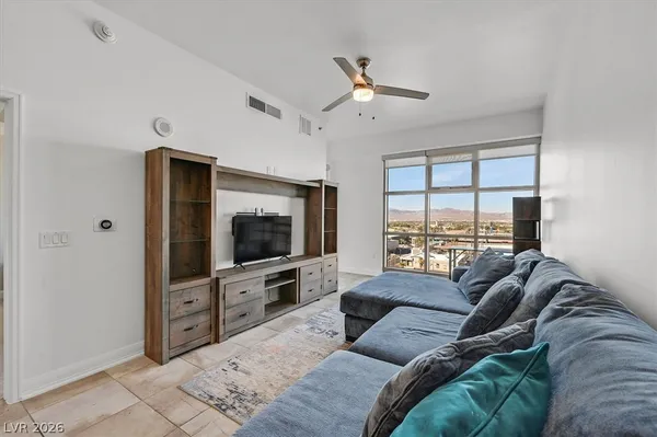 $2,000 | 150 South Las Vegas Boulevard, Unit 1501, Las Vegas, NV 89101