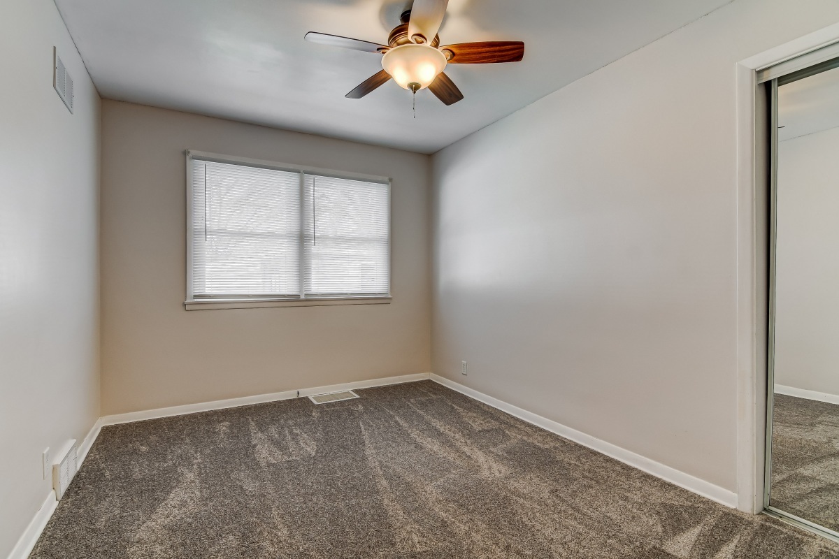 2325 Huntington Road Springfield, IL 62703 - Photo 17 of 31