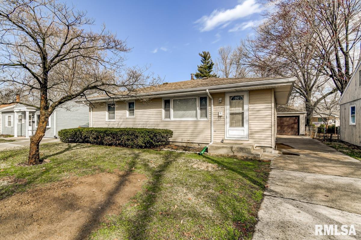 2325 Huntington Road Springfield, IL 62703 - Photo 2 of 31