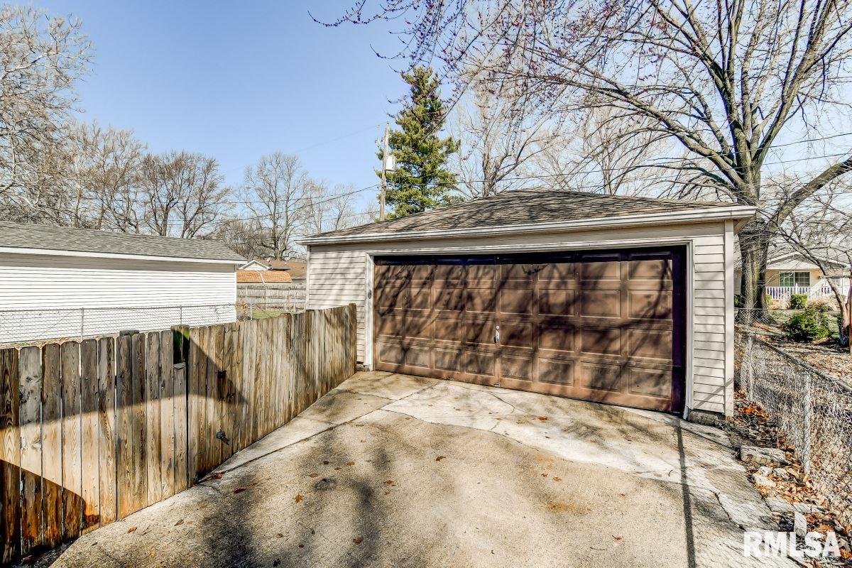 2325 Huntington Road Springfield, IL 62703 - Photo 30 of 31