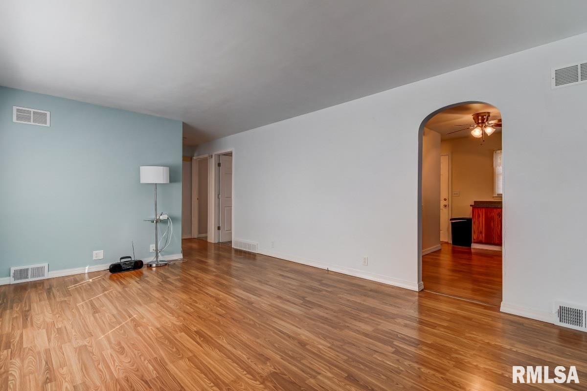 2325 Huntington Road Springfield, IL 62703 - Photo 4 of 31